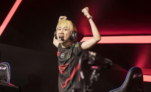 相信随着新 相信随着新